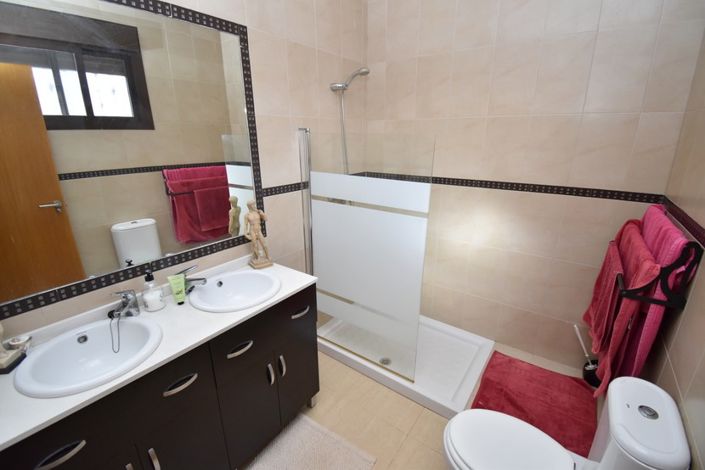 Image No.15-2 Bed Villa for sale