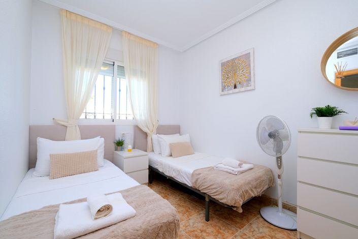 Image No.14-2 Bed Property for sale