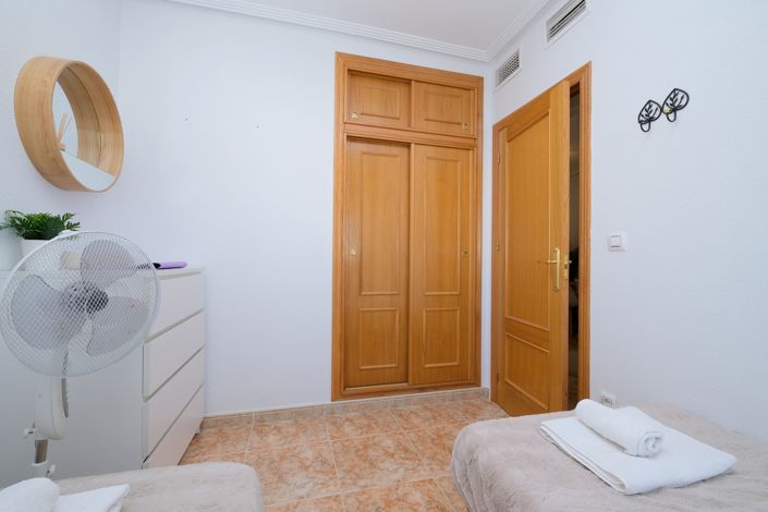 Image No.15-2 Bed Property for sale