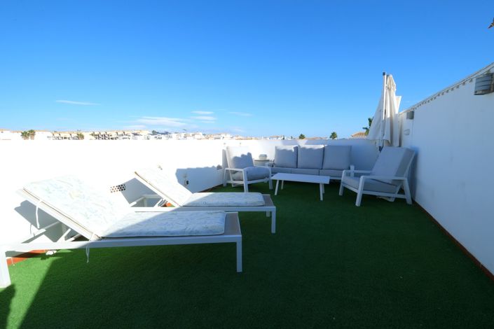 Image No.21-2 Bed Property for sale