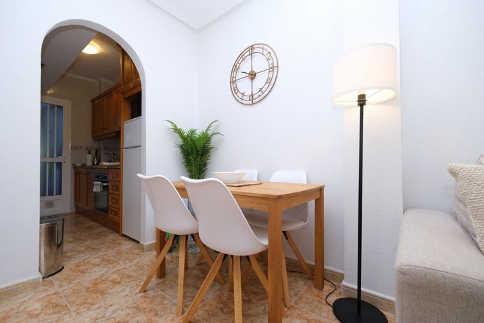 Image No.8-2 Bed Property for sale