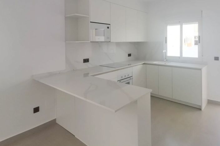 Image No.2-2 Bed Villa for sale