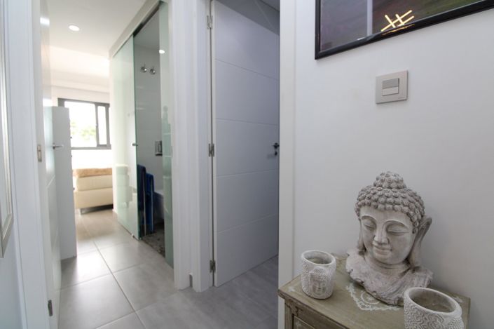 Image No.11-2 Bed Property for sale