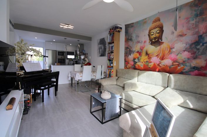 Image No.2-2 Bed Property for sale