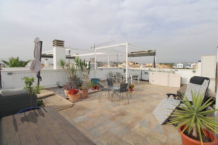 Image No.21-2 Bed Property for sale