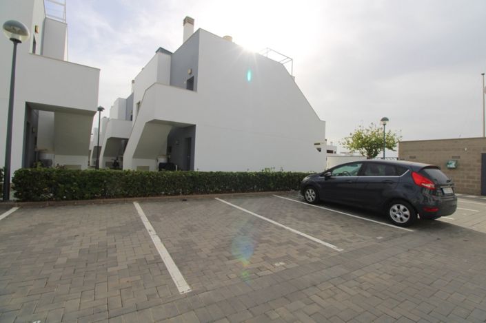 Image No.25-2 Bed Property for sale