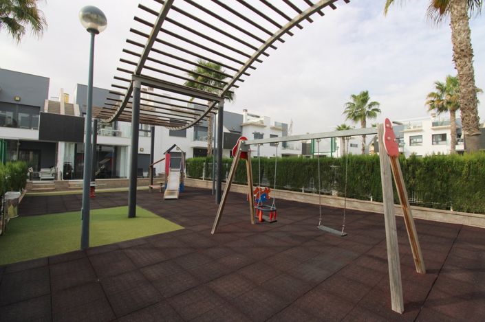 Image No.26-2 Bed Property for sale