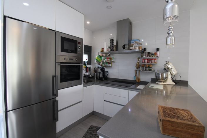 Image No.3-2 Bed Property for sale