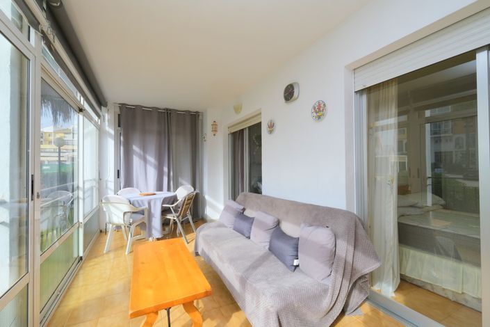 Image No.10-1 Bed Property for sale