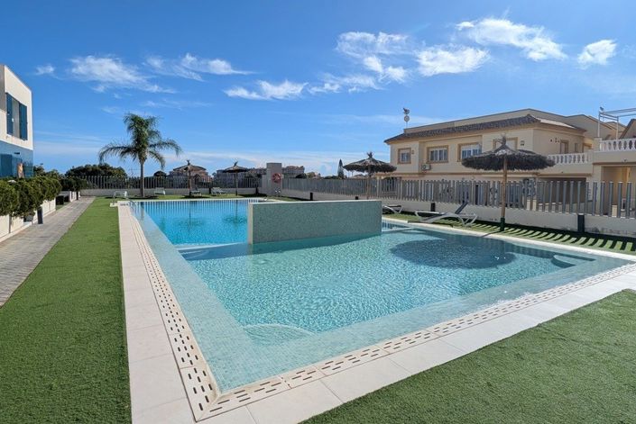 Image No.16-2 Bed Property for sale