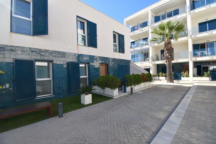 Image No.2-2 Bed Property for sale