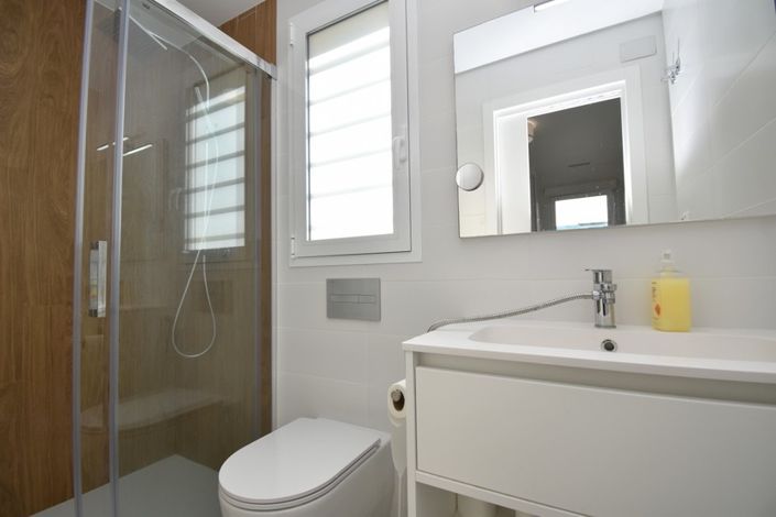 Image No.9-2 Bed Property for sale