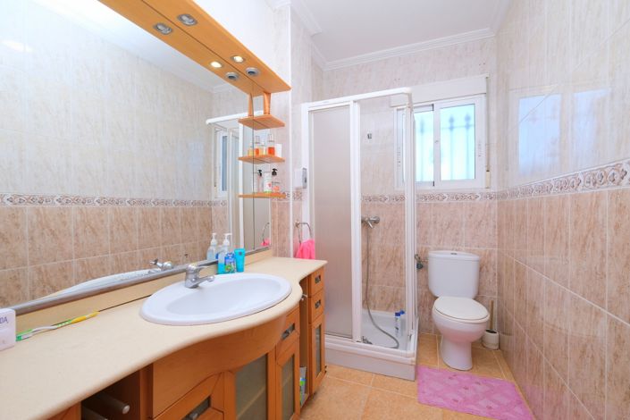 Image No.10-3 Bed Villa for sale