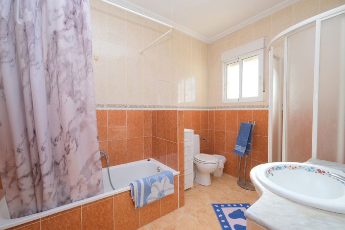 Image No.14-3 Bed Villa for sale