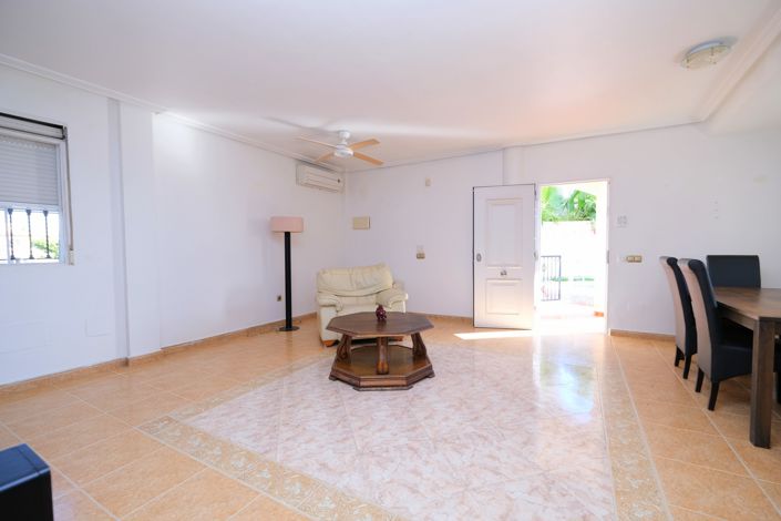 Image No.6-3 Bed Villa for sale