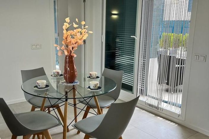 Image No.13-2 Bed Property for sale