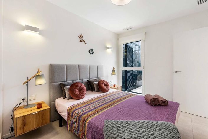 Image No.9-2 Bed Property for sale