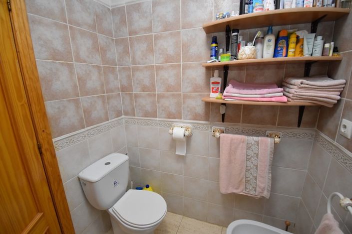 Image No.10-2 Bed Property for sale