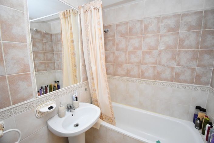 Image No.9-2 Bed Property for sale