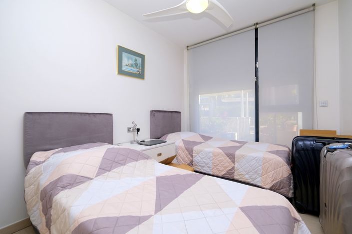 Image No.12-3 Bed Property for sale