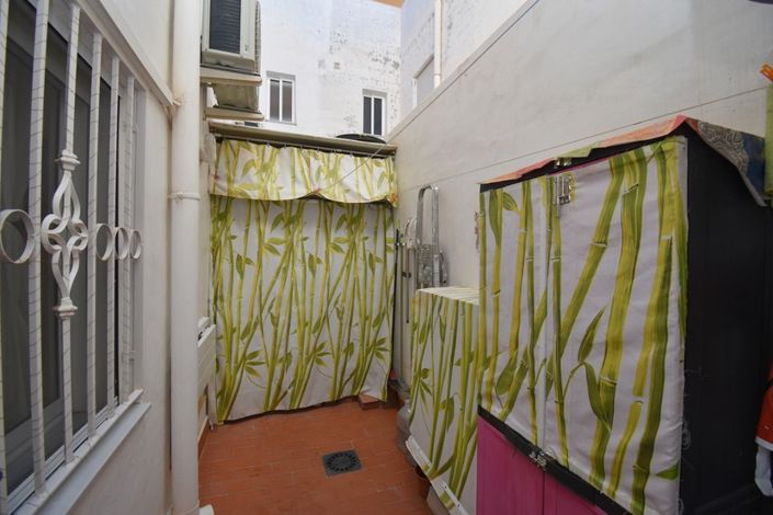 Image No.15-2 Bed Property for sale