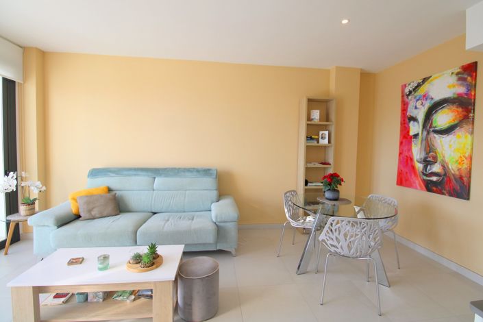 Image No.10-2 Bed Property for sale