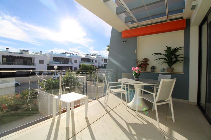 Image No.6-2 Bed Property for sale