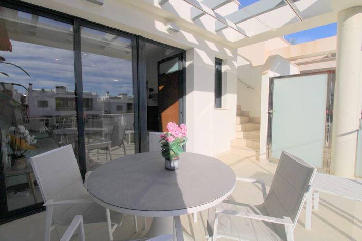 Image No.7-2 Bed Property for sale