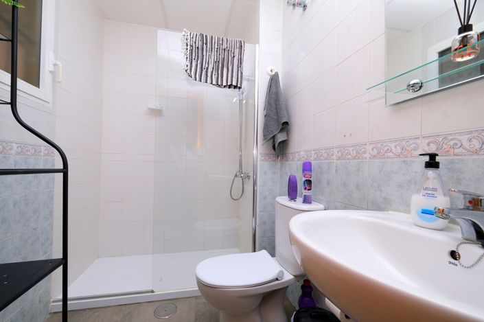 Image No.11-2 Bed Property for sale