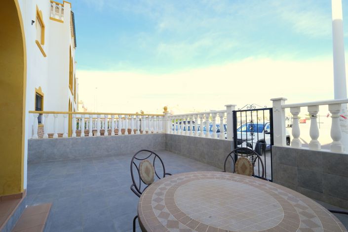 Image No.16-2 Bed Property for sale