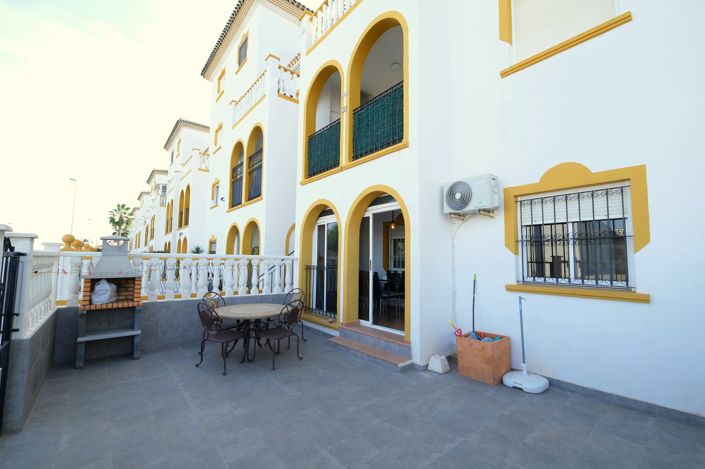 Image No.3-2 Bed Property for sale