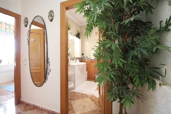 Image No.15-2 Bed Townhouse for sale