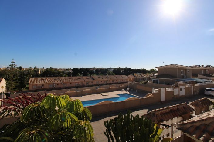 Image No.18-2 Bed Townhouse for sale