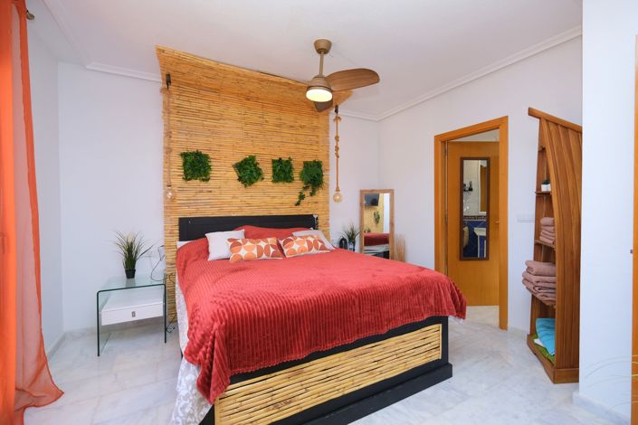 Image No.15-3 Bed Villa for sale