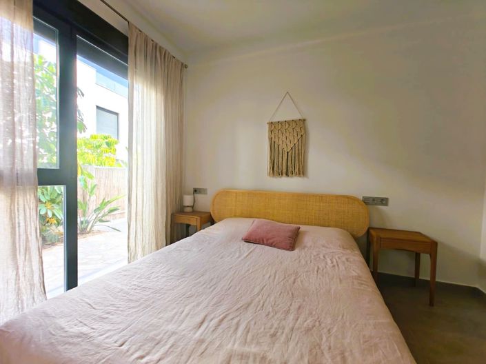 Image No.15-3 Bed Property for sale