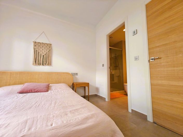 Image No.16-3 Bed Property for sale