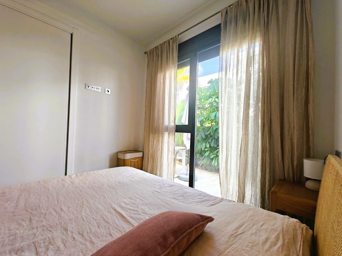 Image No.17-3 Bed Property for sale