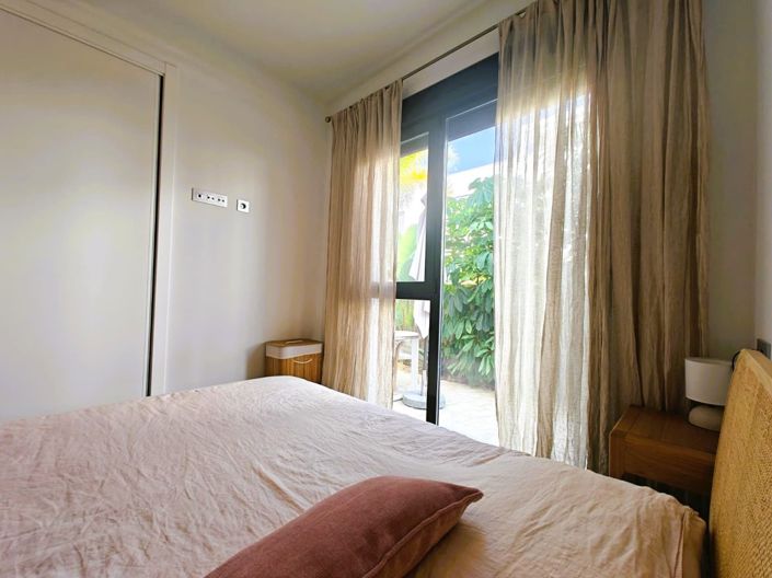 Image No.17-3 Bed Property for sale