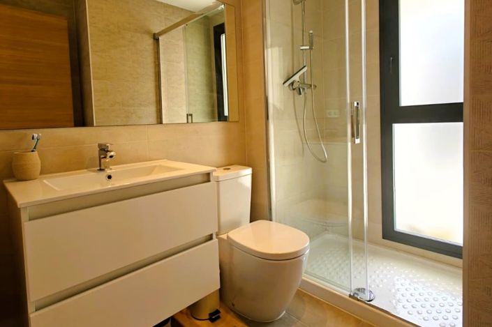 Image No.23-3 Bed Property for sale