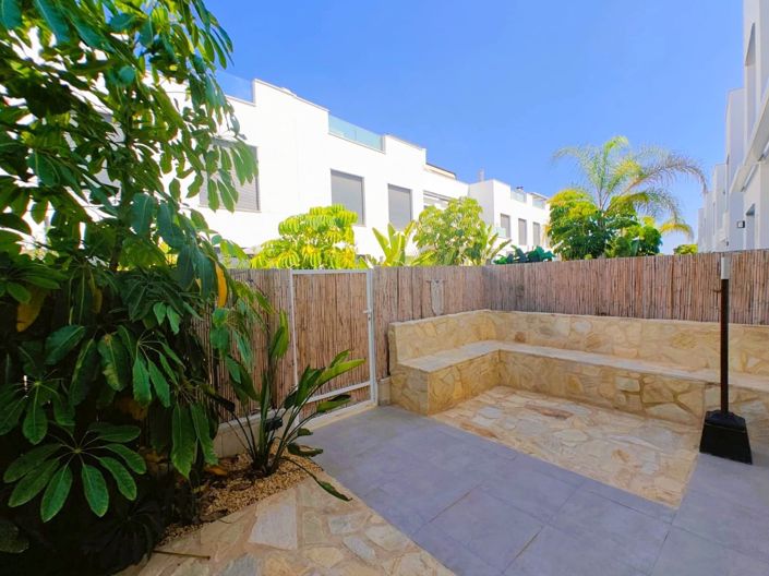 Image No.26-3 Bed Property for sale