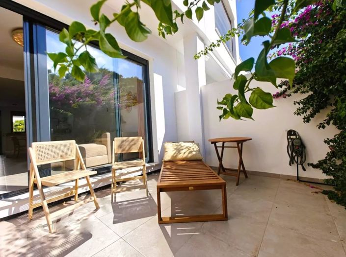 Image No.27-3 Bed Property for sale