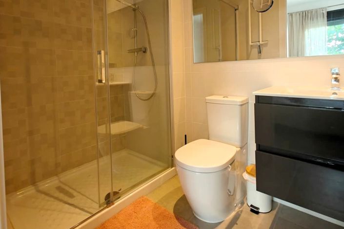 Image No.4-3 Bed Property for sale