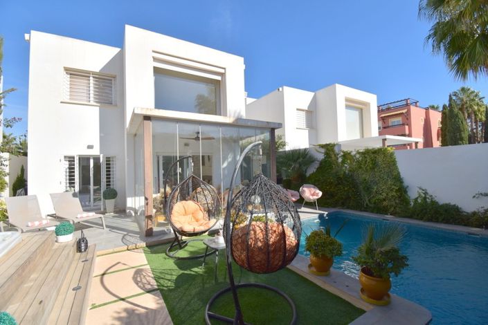 Image No.1-3 Bed Villa for sale