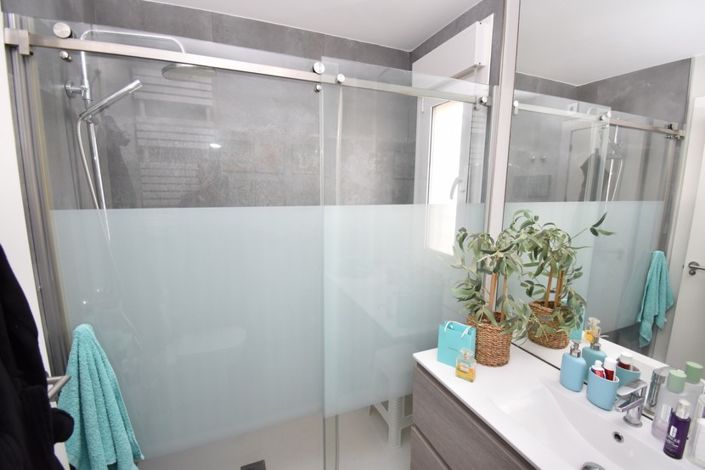 Image No.20-3 Bed Villa for sale