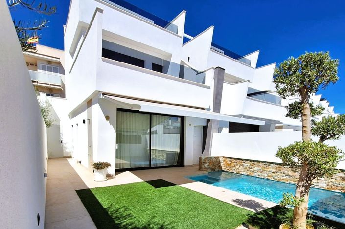 Image No.1-3 Bed Villa for sale