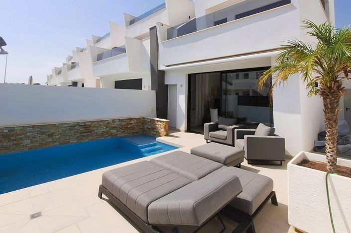 Image No.1-3 Bed Villa for sale