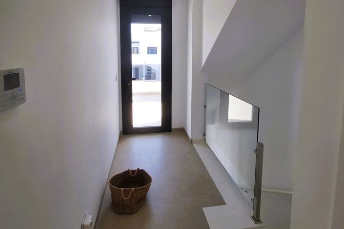 Image No.18-3 Bed Villa for sale