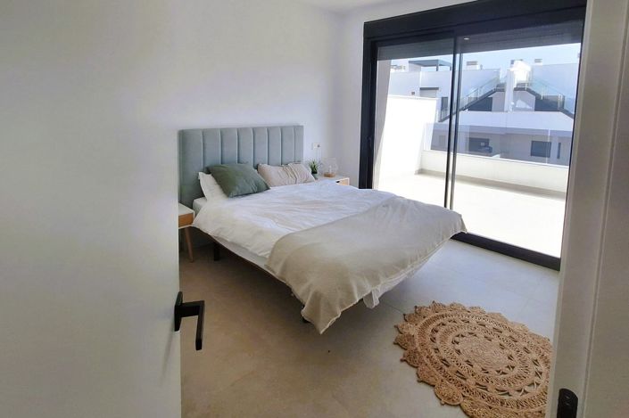 Image No.4-3 Bed Villa for sale