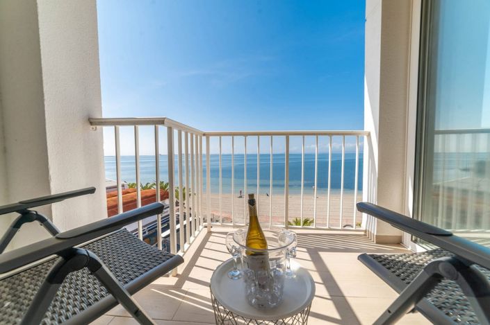 Image No.1-2 Bed Property for sale