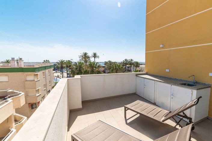 Image No.12-2 Bed Property for sale